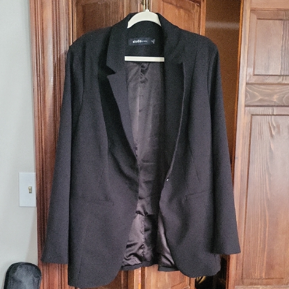 Elegant Black Blazer